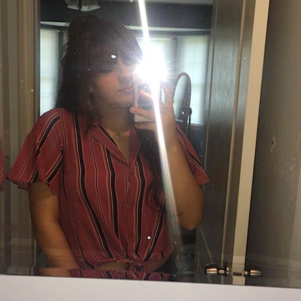 Cute tie up shirt